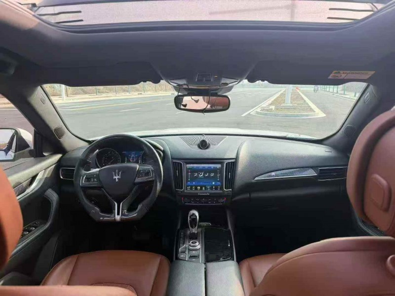 邢台19年玛莎拉蒂Levante4