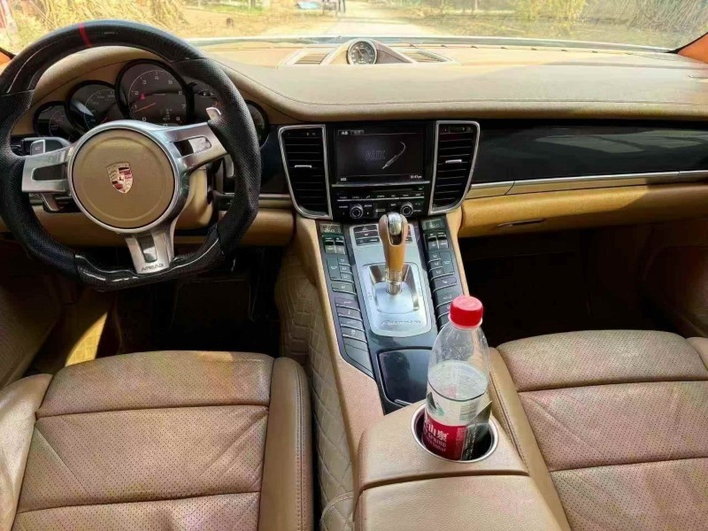 菏泽12年保时捷帕拉梅拉8