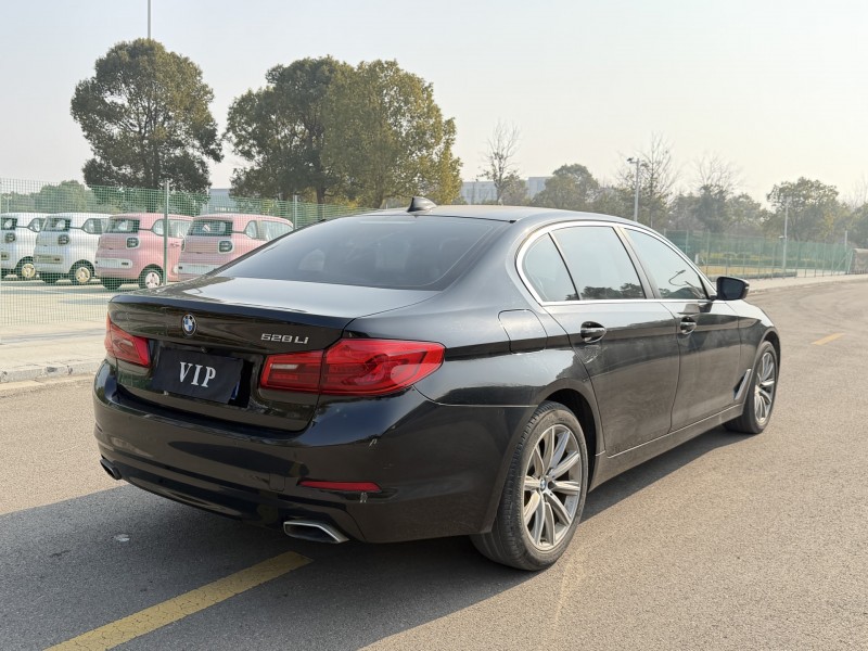 盐城18年宝马5系9
