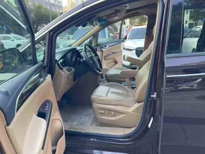 苏州19年别克GL86