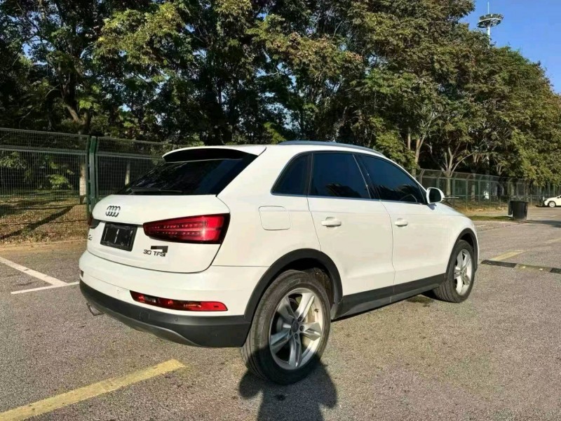 成都19年奥迪Q34