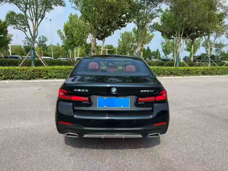 淮安23年宝马5系8