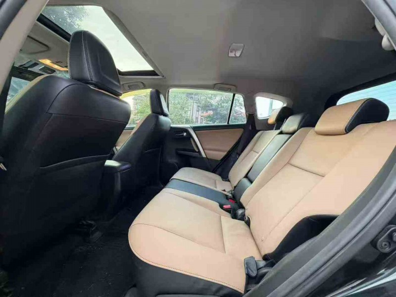 汕头19年丰田RAV4荣放6