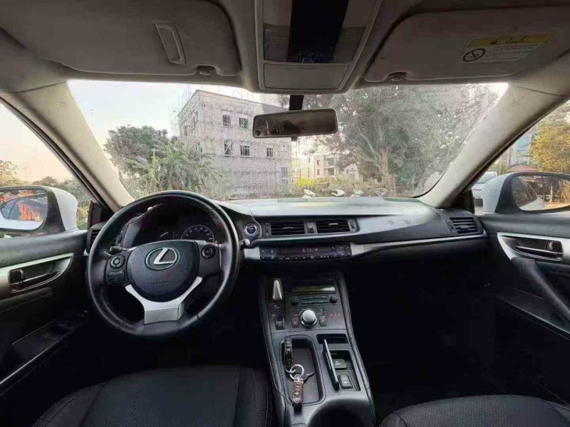 汕头14年雷克萨斯CT4