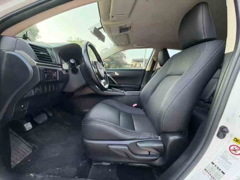 汕头14年雷克萨斯CT6