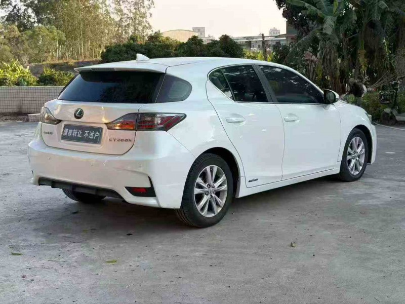 汕头14年雷克萨斯CT7