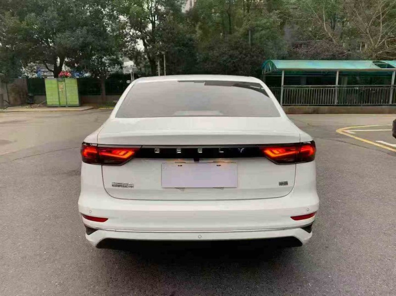 张家界24年吉利帝豪9