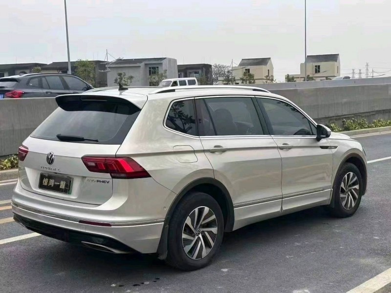 广州21年大众途观5