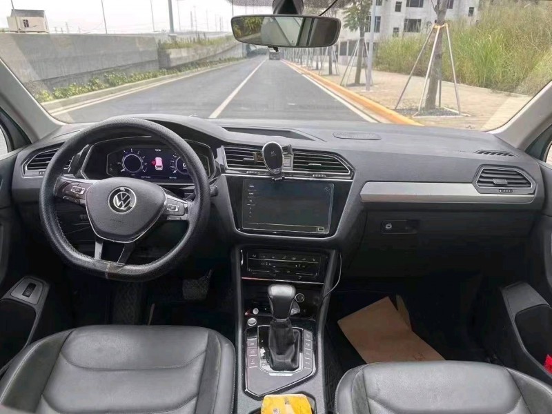 广州21年大众途观7