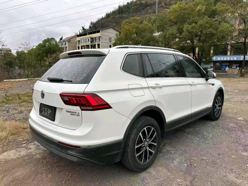 常德18年大众途观5