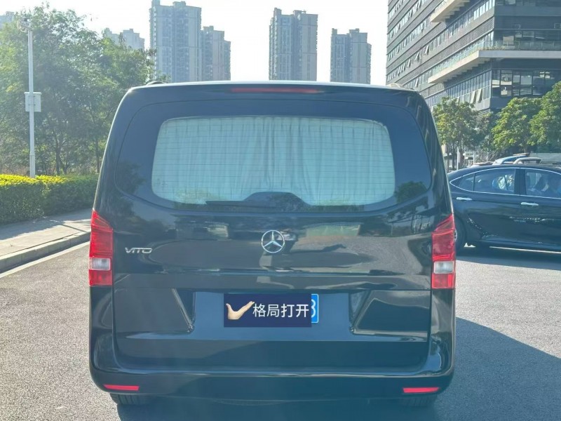 东莞18年奔驰威霆9