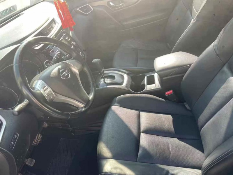 泰安15年日产奇骏8