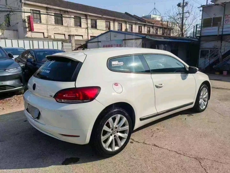 娄底13年大众尚酷8