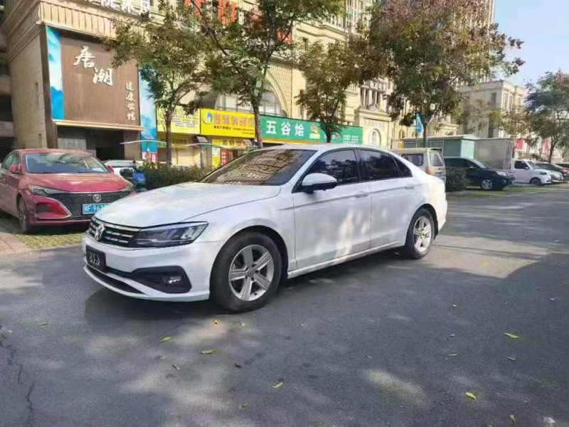 襄阳20年大众凌渡2