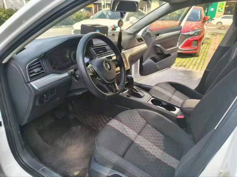 襄阳20年大众凌渡4