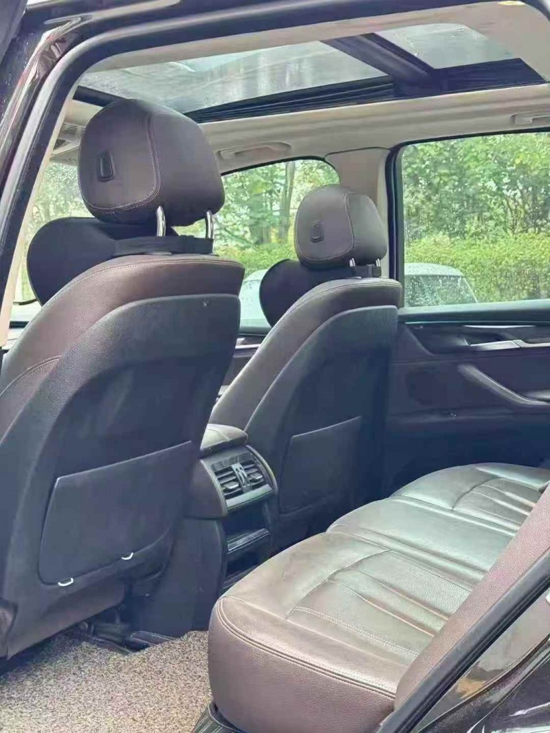 广州19年宝马X58