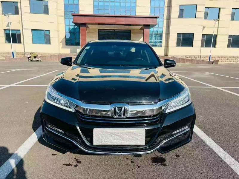 聊城17年本田雅阁1