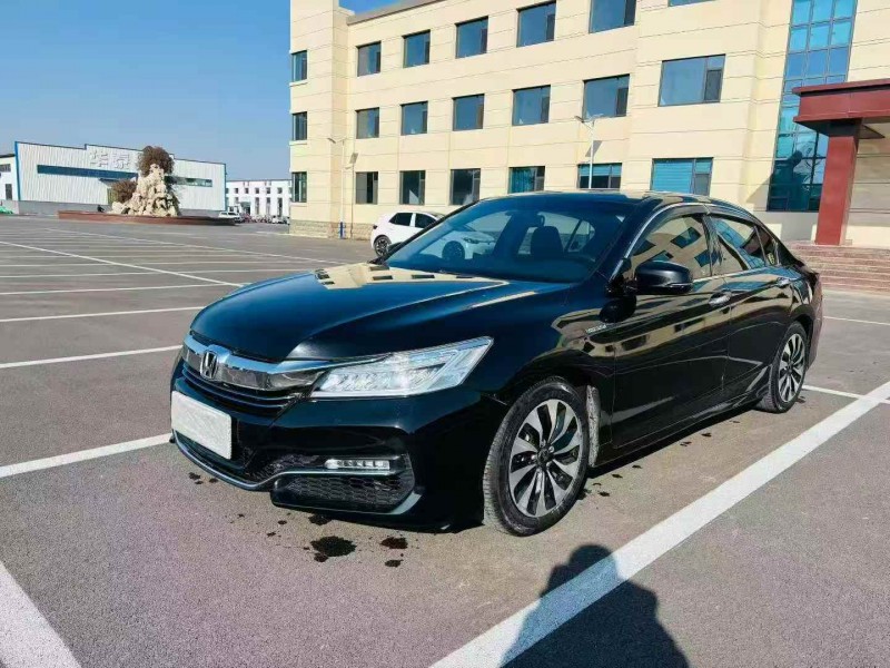 聊城17年本田雅阁3