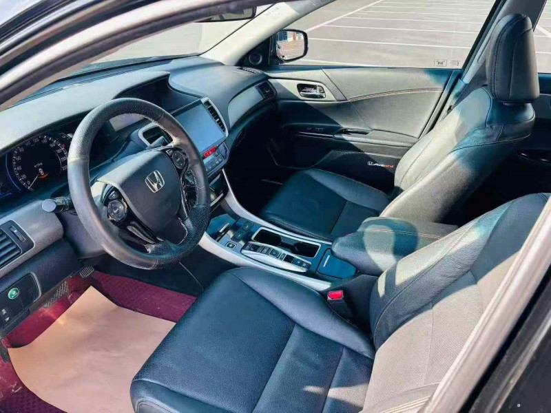 聊城17年本田雅阁6