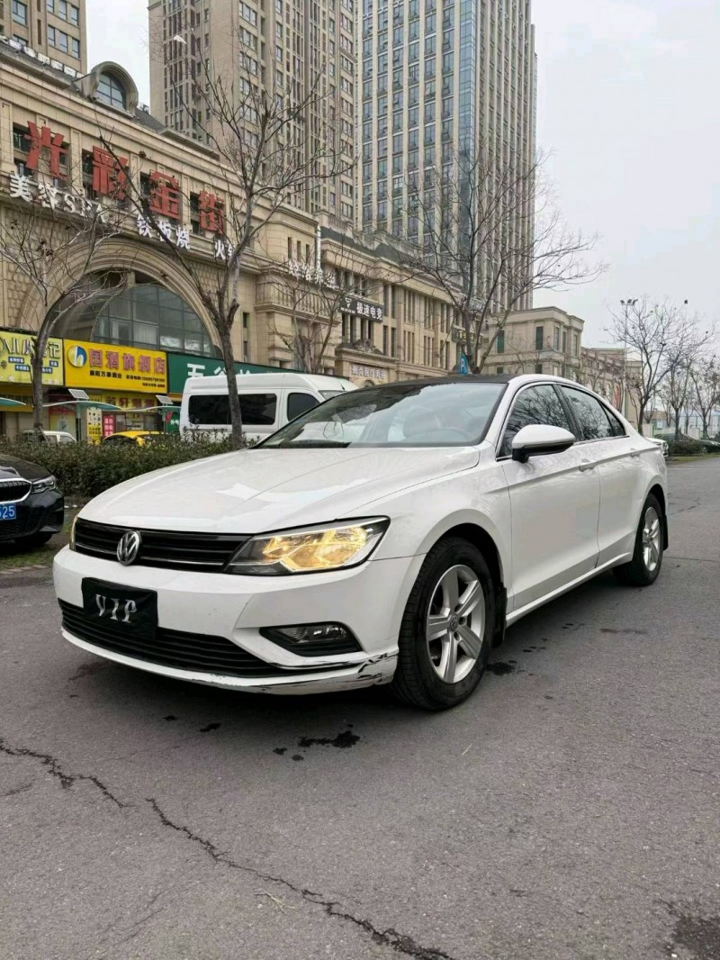 襄阳17年大众凌渡2