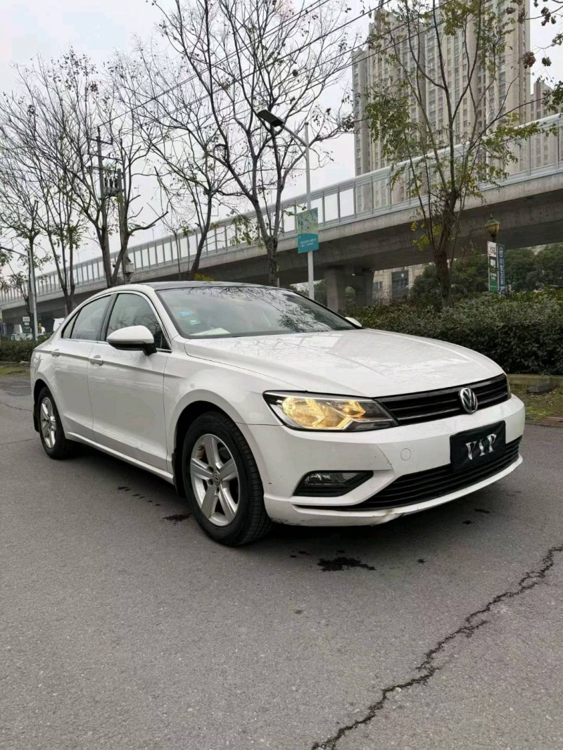 襄阳17年大众凌渡5