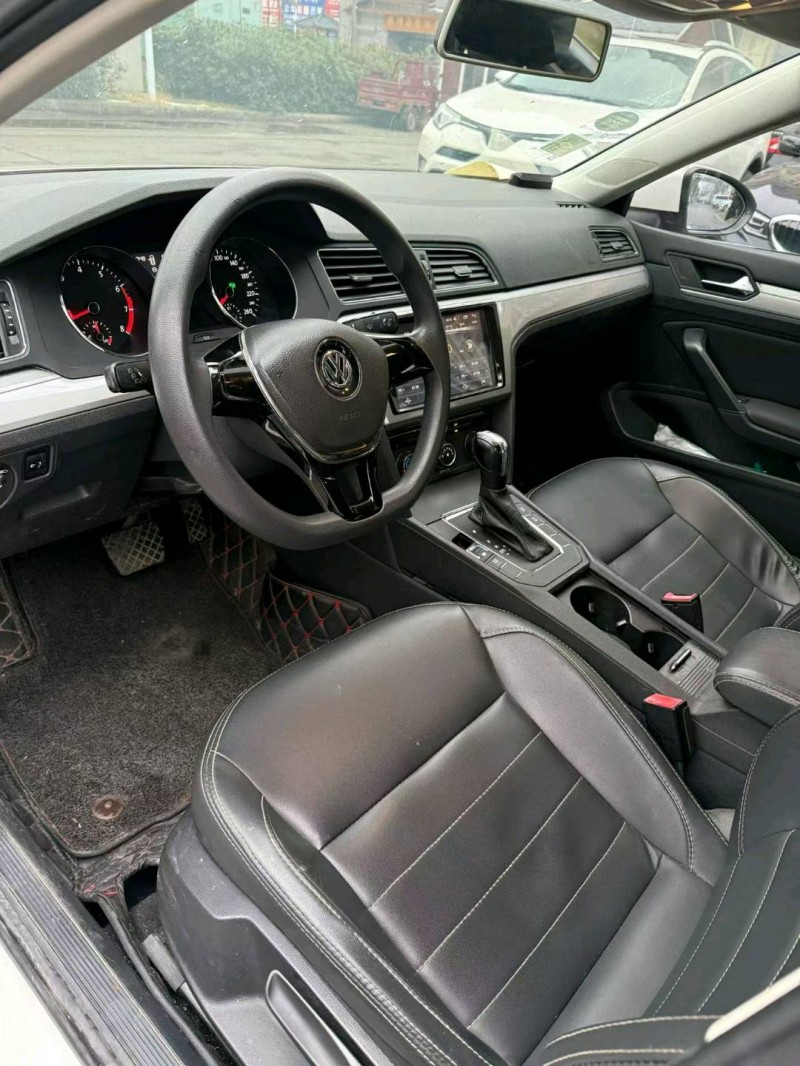 襄阳17年大众凌渡8