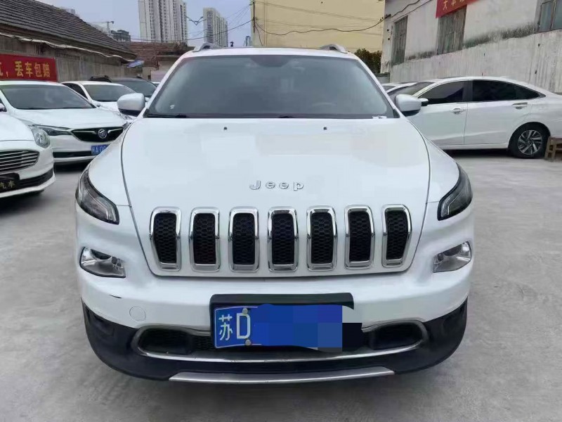 泰安18年Jeep自由光1