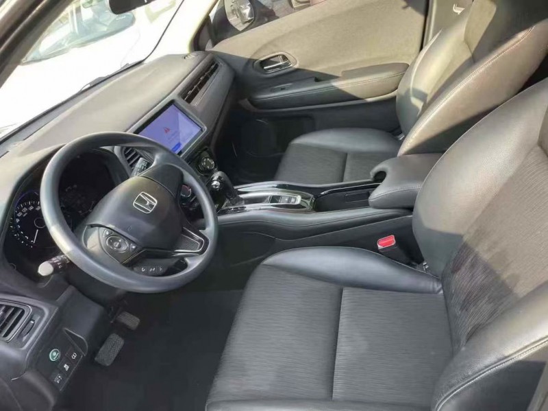 泰安21年本田缤智5