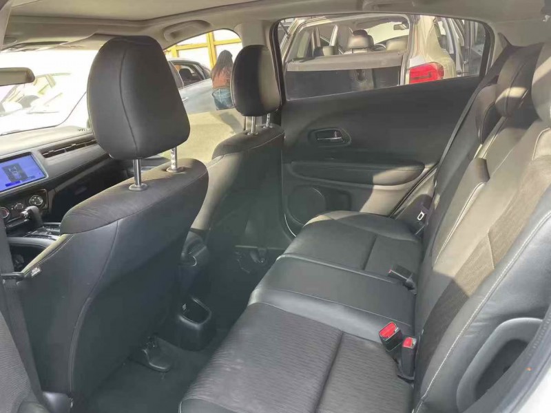 泰安21年本田缤智8