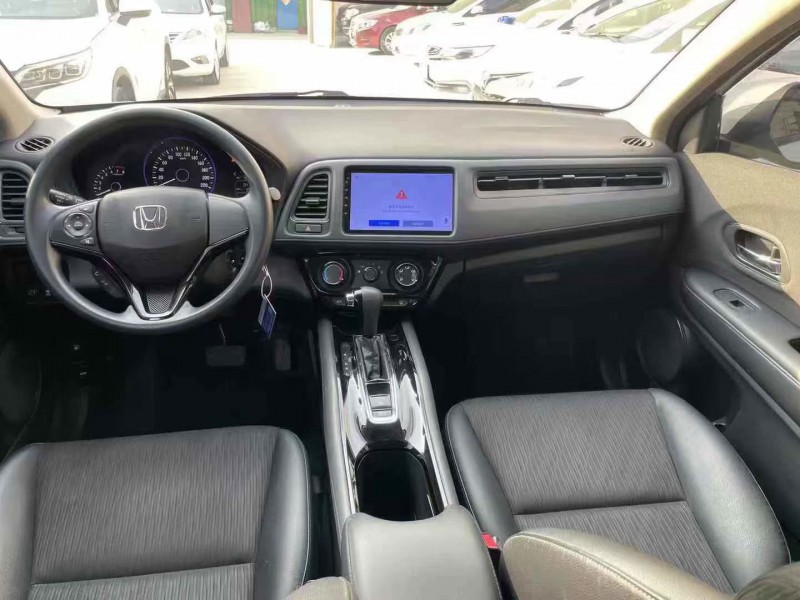 泰安21年本田缤智9