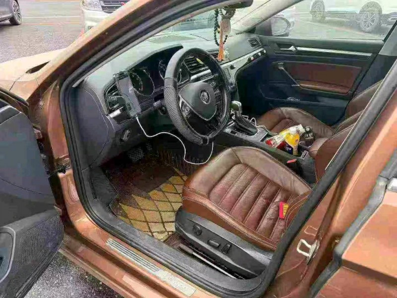 成都15年大众凌渡4