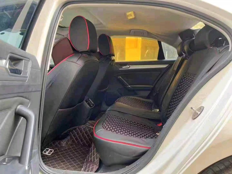 广州15年大众凌渡4