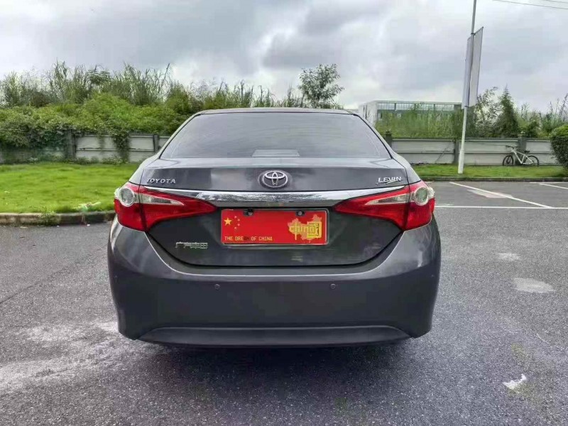 广州16年丰田雷凌8