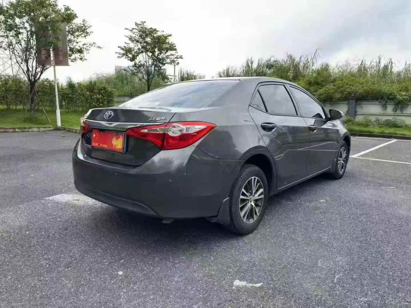 广州16年丰田雷凌9