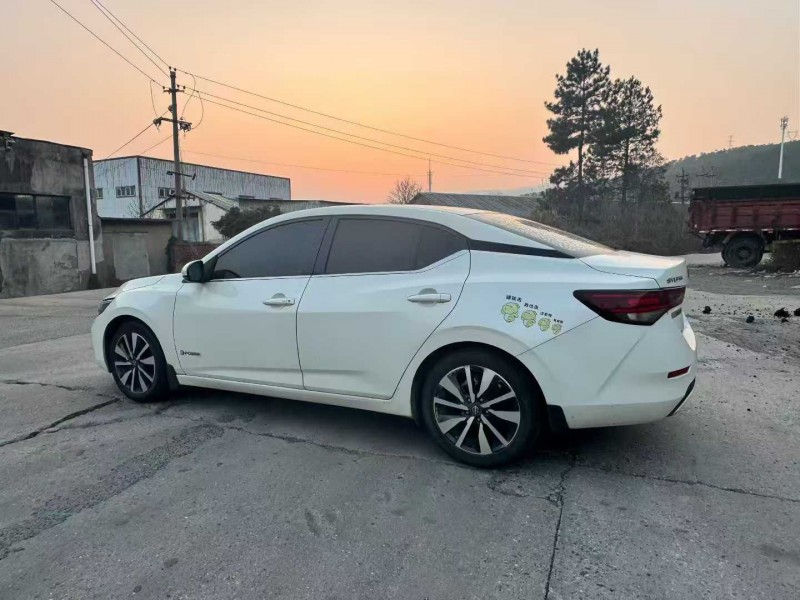 南昌22年日产轩逸7