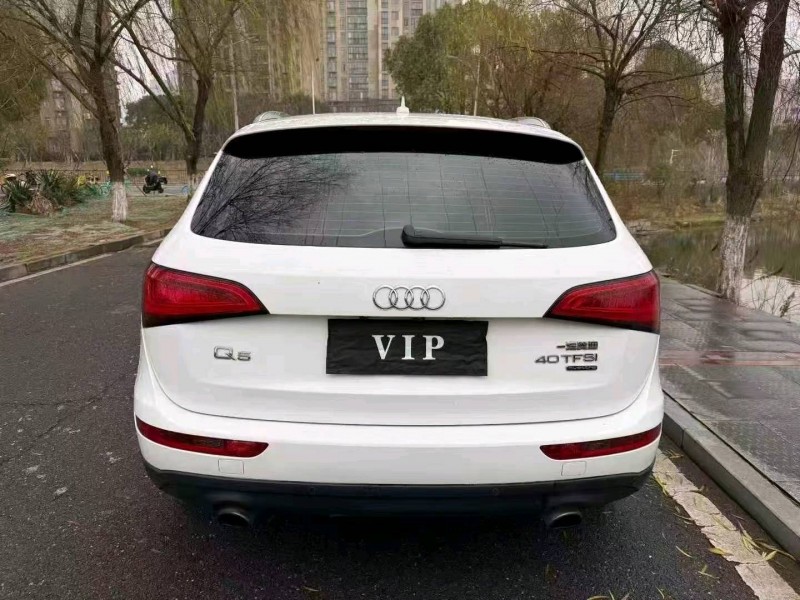 九江13年奥迪Q57