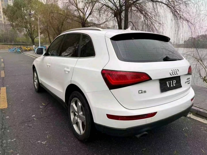 九江13年奥迪Q58