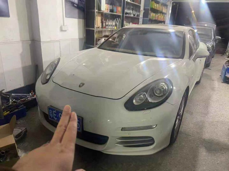 广州13年保时捷帕拉梅拉1