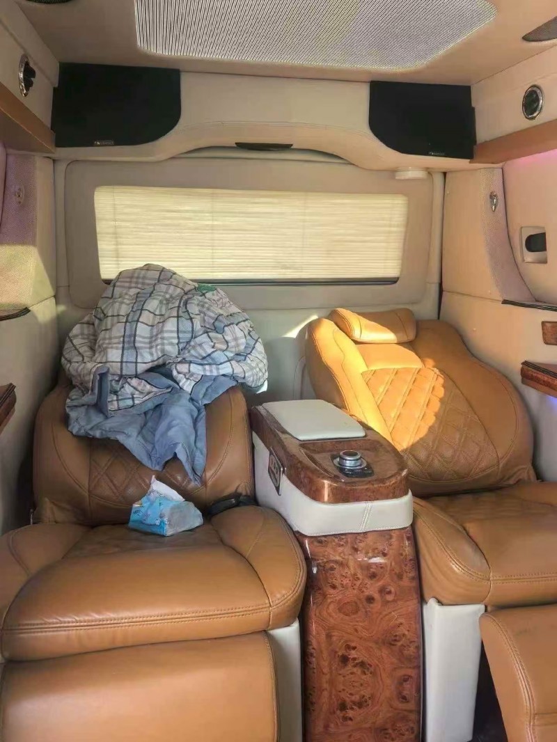 菏泽15年奔驰威霆5