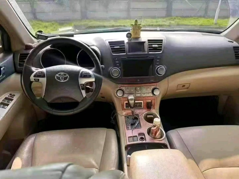 广州13年丰田汉兰达9