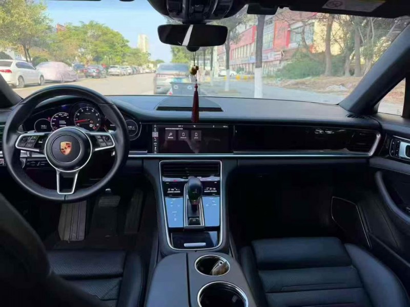 广州18年保时捷帕拉梅拉6