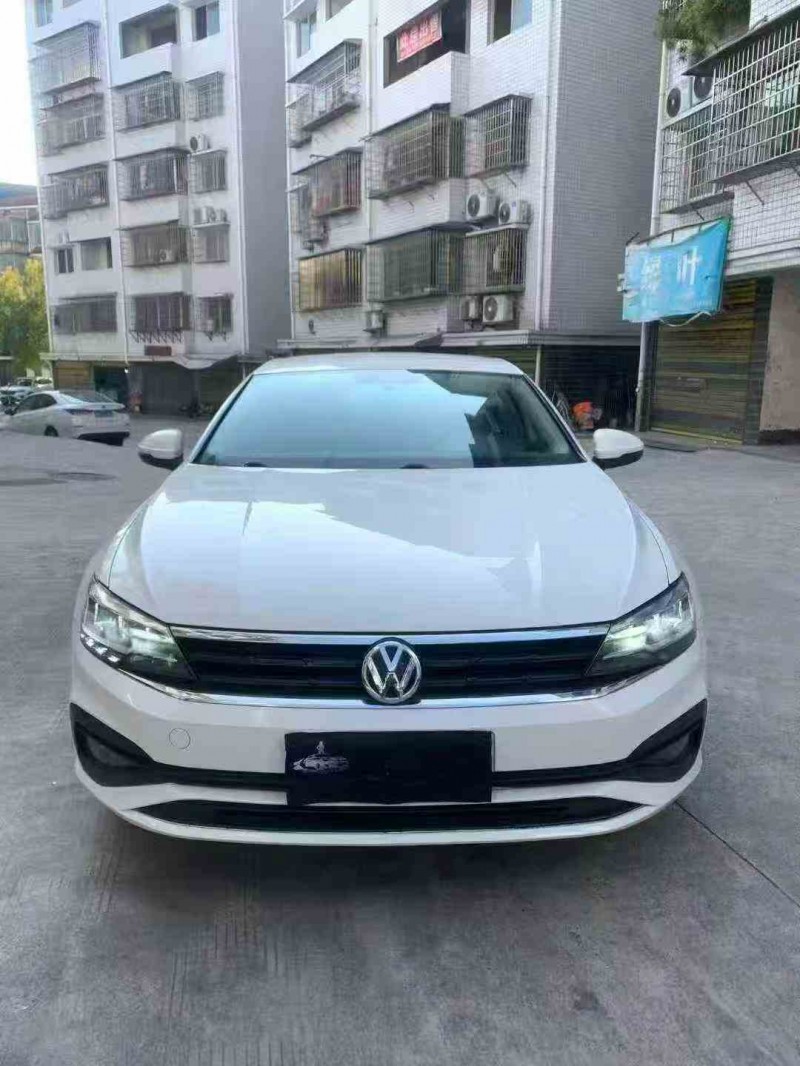 张家界22年大众凌渡1