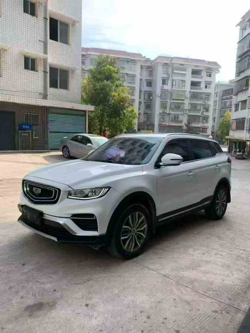 岳阳21年吉利博越3