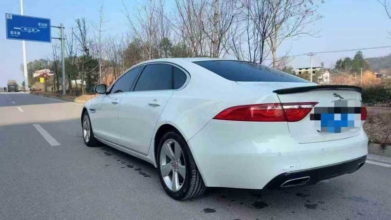 张家界19年捷豹XFL7