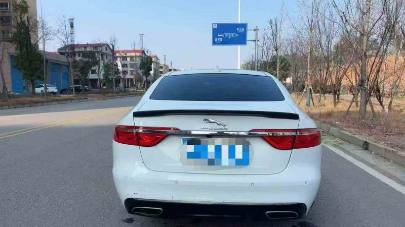 张家界19年捷豹XFL8