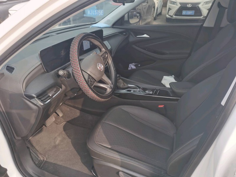 绍兴25年别克威朗4