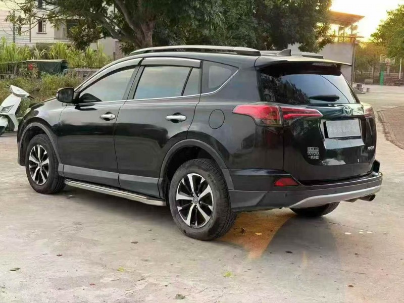 广州18年丰田RAV4荣放8