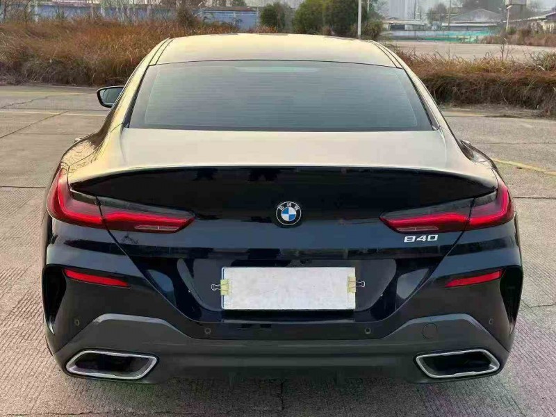 常德23年宝马8系9