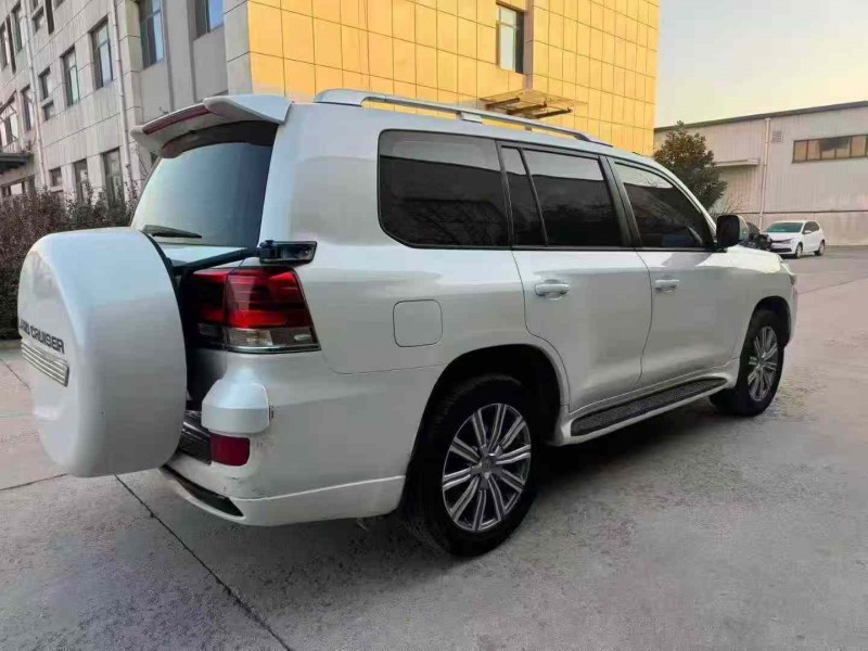 临沂16年丰田兰德酷路泽7