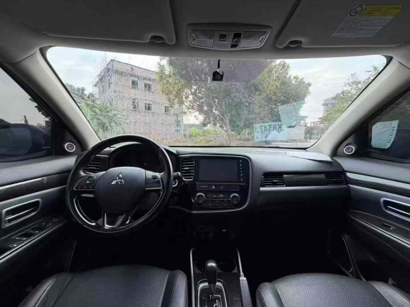 茂名22年三菱欧蓝德4